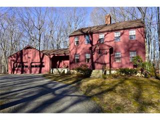 7 Nutmeg Ln, Essex, CT 06426-1463