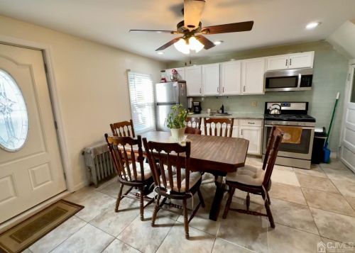 127 Fulton St, Woodbridge NJ  07095-2619 exterior