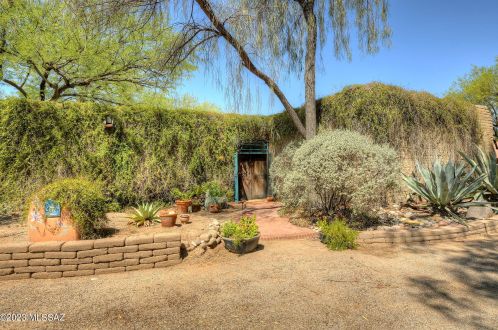 5074 Fort Lowell Rd, Tucson, AZ 85712-1208