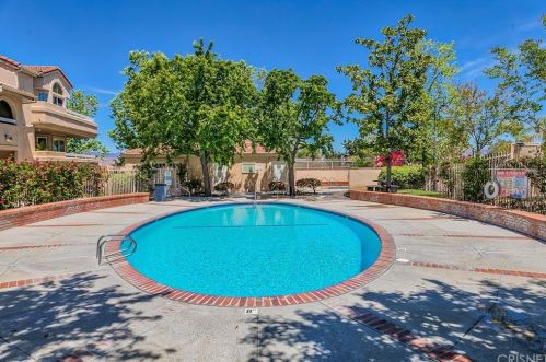 19861 Sandpiper Pl, Santa Clarita CA  91321-4326 exterior