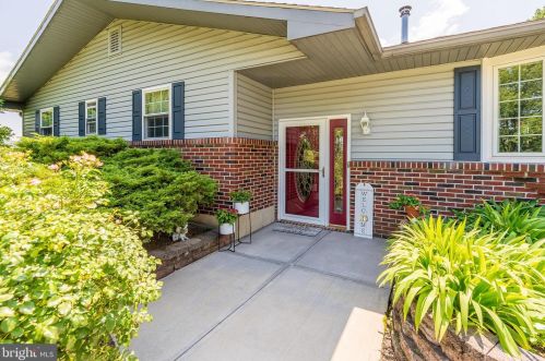 34 Paradise Ave, Shoemakersville, PA 19555-9041