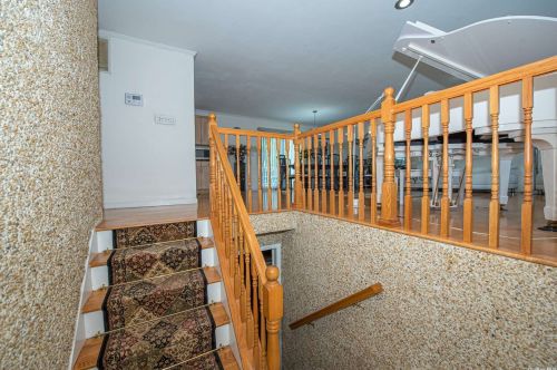 28 Hammond Rd, Elwood NY  11731-4810 exterior