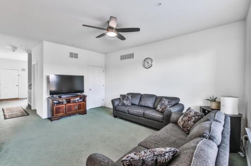 959 King Way, Breinigsville PA  18031-1484 exterior