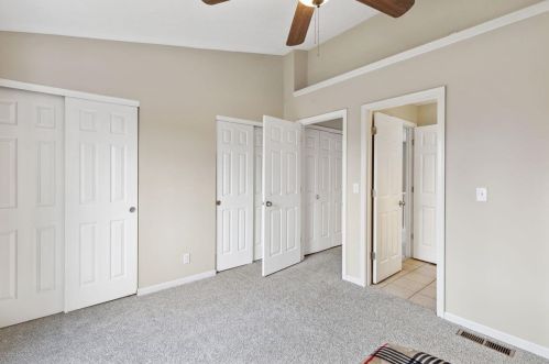 1802 Cliffview Ln, Florence KY  41042-2548 exterior