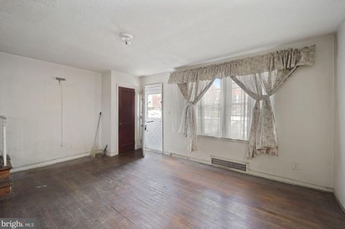 751 Upsal St, Washington, DC 20032-4123