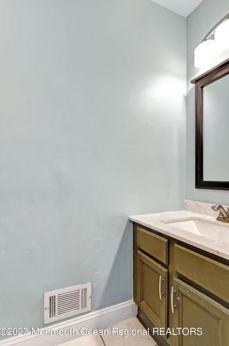 88 Rita Ln, Jackson Twp NJ  08527-2367 exterior