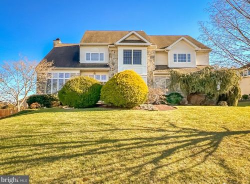 26 Cropwell Ln, Southampton, PA 18966-2583