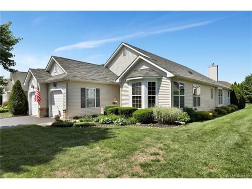 537 Bennington Ln, Lakewood, NJ 08701-5796