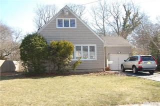 29 Forrest Pl, Amityville, NY 11701-3307