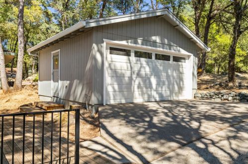 17930 Foxtail Dr, Lake Wildwood, CA 95946-9135