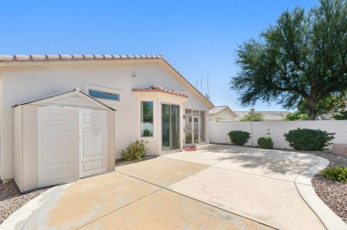 40201 Calle Santa Claudia, Indio CA  92203-7429 exterior