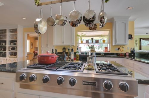 18883 Hummingbird Dr, Lake Wildwood CA  95946-9694 exterior