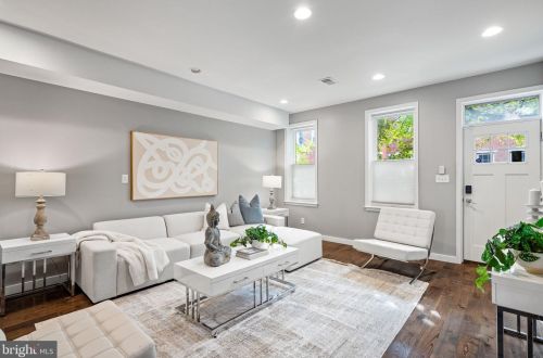 2037 Carpenter St, Philadelphia, PA 19146-2616