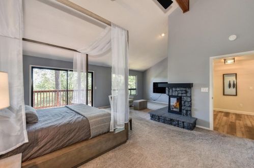 18065 Alexandra Way, Grass Valley CA  95949-7356 exterior