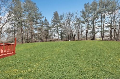 21 Lake Rd, Woodbury CT  06798-2326 exterior