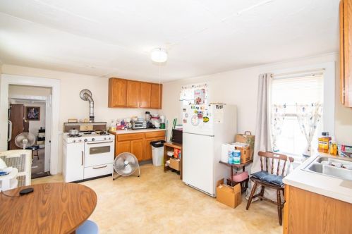 23 Bowers St, Nashua NH  03060-3904 exterior