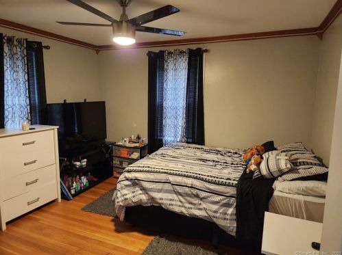 36 Pratt St, Norwich CT  06360-3733 exterior