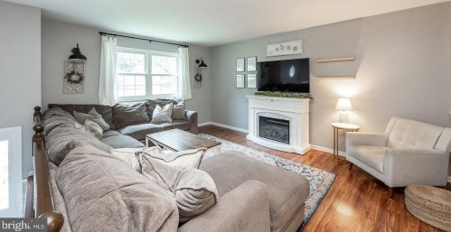 10 Glenview Ln, Downingtown, PA 19335-1916