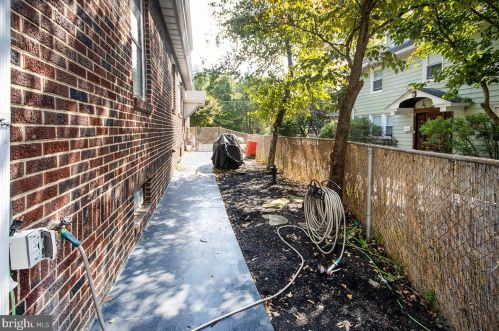 221 Kings Hwy, Camden NJ  08106-1616 exterior