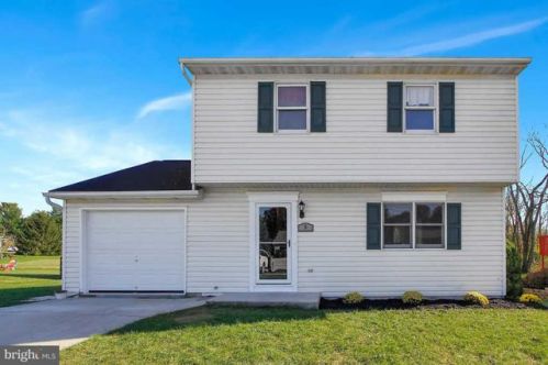 6 Tiffany Ct, Hanover, PA 17331-8710