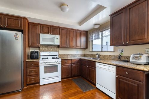 7206 Santa Isabel Cir, Buena Park CA  90620-3138 exterior