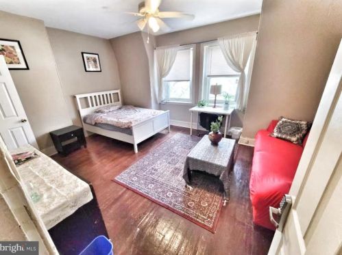 322 42 St, Philadelphia PA 19104-4062 exterior