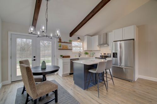 2642 Valley Trails Dr, Covington KY  41017-1049 exterior