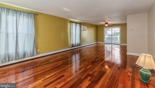 322 Independence Ave, Trenton NJ  08610-5704 exterior