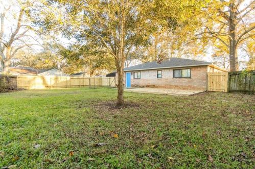 1 Linda Ln, West Columbia, TX 77486-3836