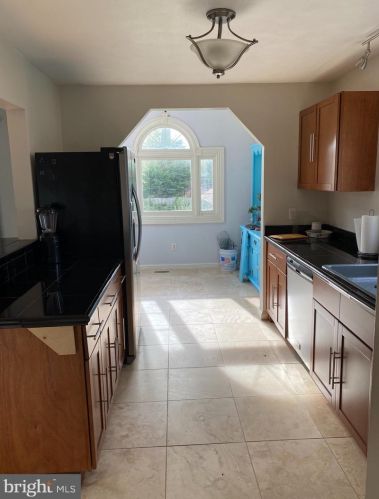 2912 Fairmont St, Falls Church VA  22042-1307 exterior