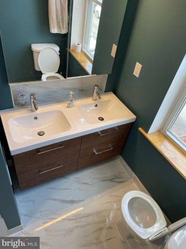 748 Catharine St, Philadelphia PA  19147-2812 exterior