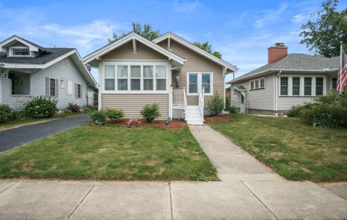 944 Garfield St, Hobart, IN 46342-5202