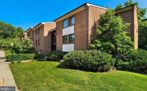 1431 Northgate Sq, Herndon VA  20190-3747 exterior