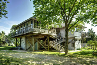 65 Cross Hwy, Promised Land, NY 11930-2179