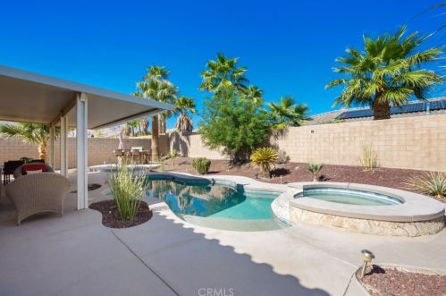 828 Mira Grande, Palm Springs CA  92262-1209 exterior