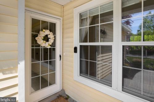 9524 Debra Spradlin Ct, Springfield, VA 22015-4182