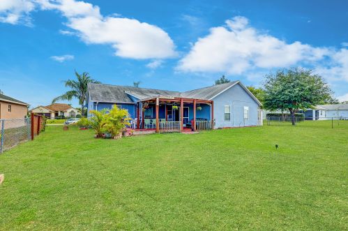 515 Jeanne Ave, Fort Pierce, FL 34953-3107