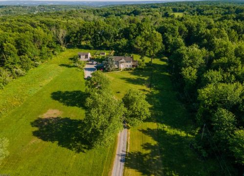 19 Allens Corner Rd, Flemington NJ  08822-5620 exterior