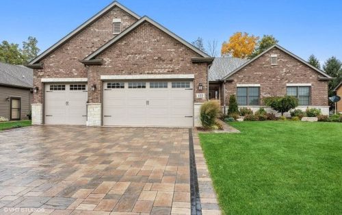 122 Ashton Ln, Valpo, IN 46385-7825