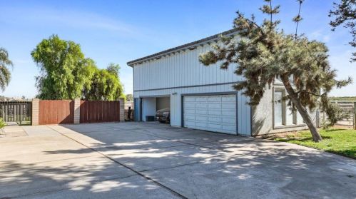 1812 Golf Rd, Turlock CA  95380-9746 exterior