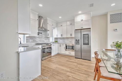 1217 Niihau Dr, Lacey NJ  08731-4702 exterior