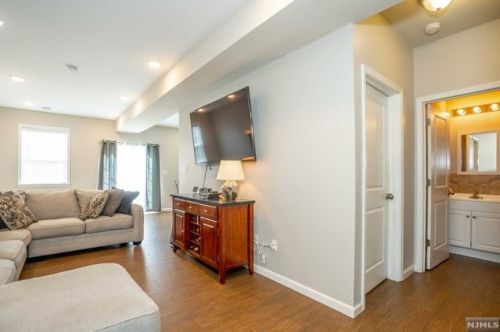 1777 Winfield St, Rahway NJ 07065-3540 exterior