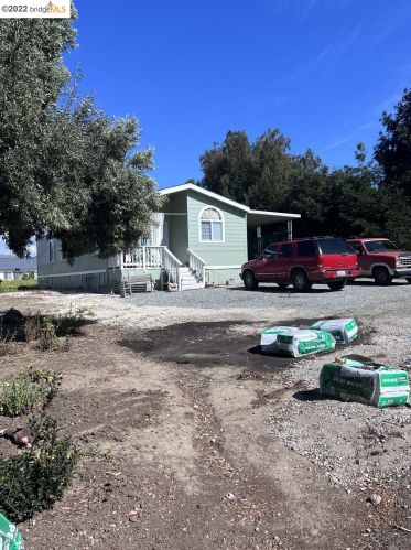 233 Menzel Rd, Hollister CA  95023-9745 exterior