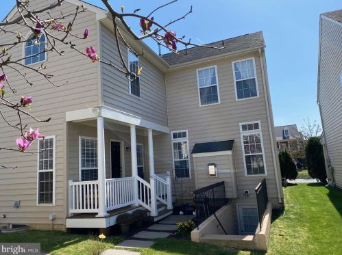 2488 Port Potomac Ave, Woodbridge VA  22191-3069 exterior