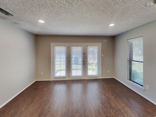 4919 Ledgestone Dr, Fort Worth TX  76132-2014 exterior