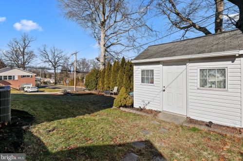 805 Division Ave, Willow Grove PA  19090-2844 exterior