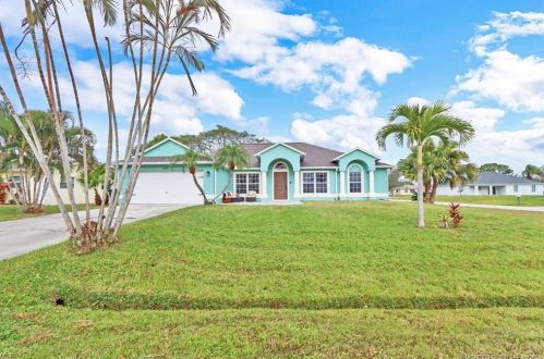 389 Dalva Ave, Fort Pierce, FL 34984-4715
