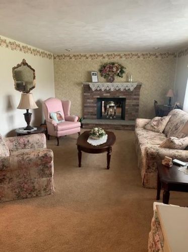 280 Meadowbrook Rd, Hermitage, PA 16148-2682