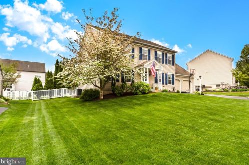 600 Sterling Dr, Red Lion, PA 17356-9515