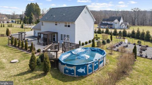 204 Orchard View Dr, Effort, PA 18330-7981